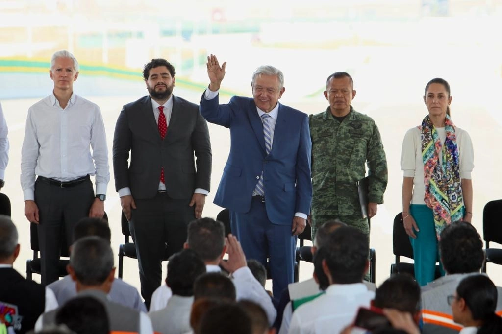 El presidente Andrés Manuel López Obrador encabeza la inauguración de la carretera que conecta el tramo Tonanitla - AIFA, en el estado de México, el 16 de febrero de 2023. Foto Roberto García Ortiz