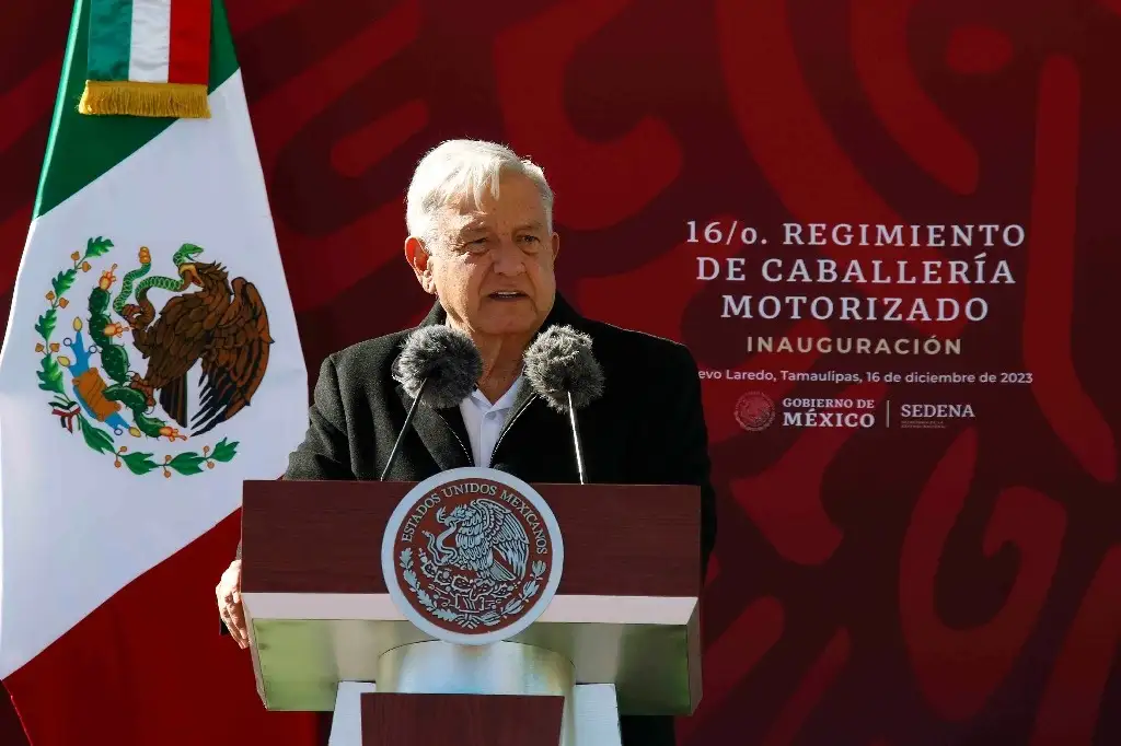 El presidente López Obrador enfatizó que en las ciudades fronterizas, pese a lo que mucha gente piensa, “existe mucho amor a la patria y mucha lealtad”, tras recordar la gesta de los Niños Héroes. Foto Presidencia.