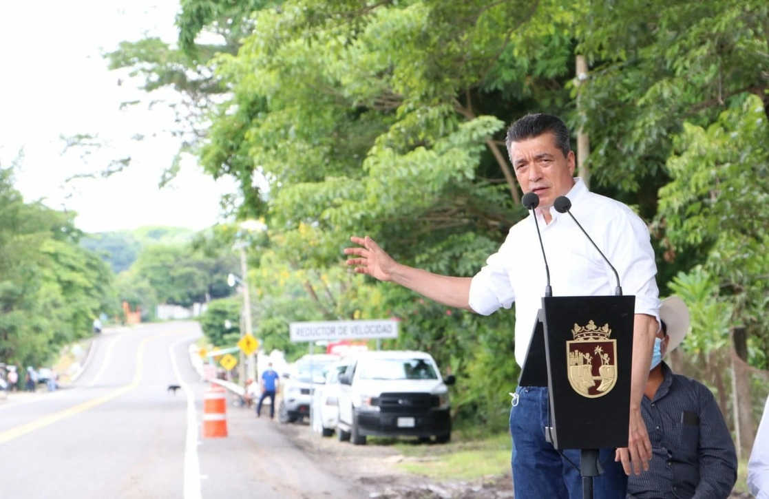 El gobernador de Chiapas, Rutilio Escandón Cadenas, durante la inauguración de la primera etapa de la ampliación del tramo carretero La Angostura-Pujiltic, el 1 de julio de 2021. Foto La Jornada