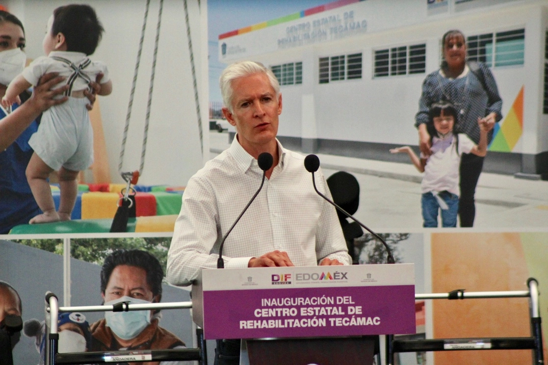 El gobernador del estado de México, Alfredo del Mazo, en la inauguración del Centro Estatal de Rehabilitación en Tecámac, el 25 de mayo de 2022. Foto Javier Salinas Cesáreo