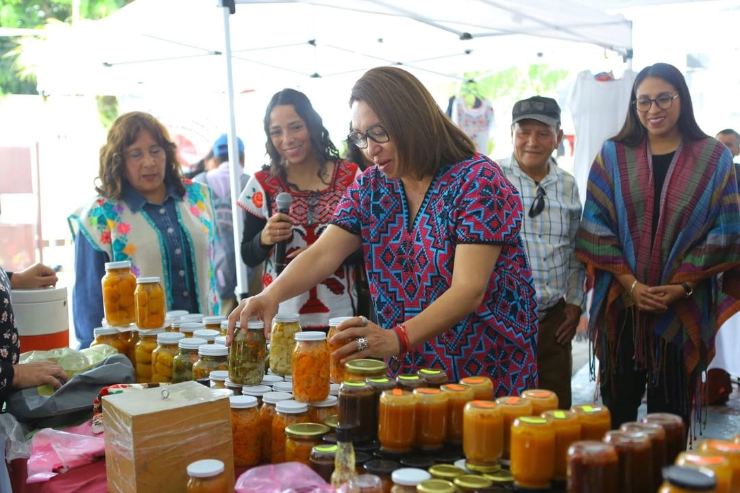 El primer Encuentro Artesanal Intermunicipal surgio para reunir a 11 municipios que creen en el poder de sus comunidades y abren espacios para dar visibilidad, crear redes y fortalecer sus economías locales.