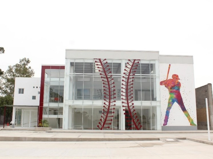 En Texcoco, Edomex se terminó la construcción de la escuela municipal de béisbol. Foto tomada del Twitter @Sandra_FalconV