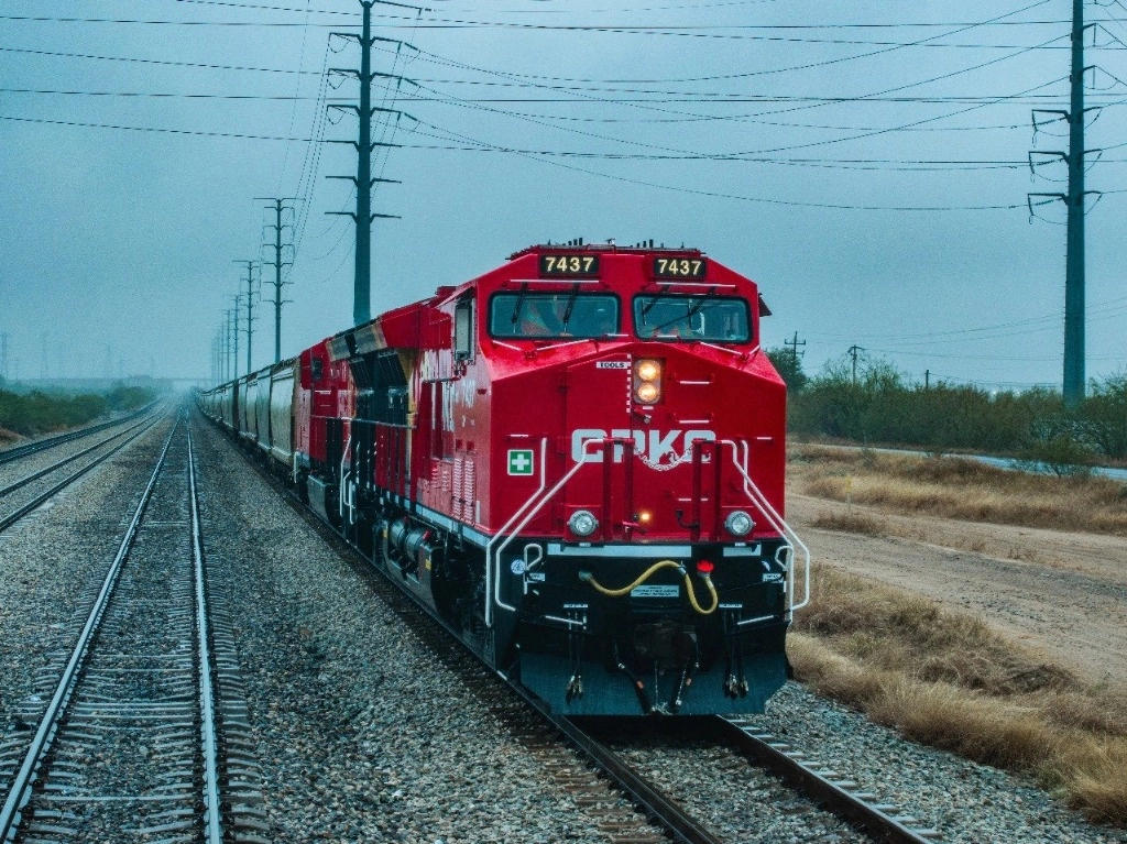 Se construirán 3 mil km de nuevas líneas férreas para trenes de pasajeros.