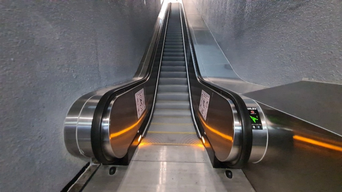 La escalera inaugurada este miércoles. Foto cortesía del Metro