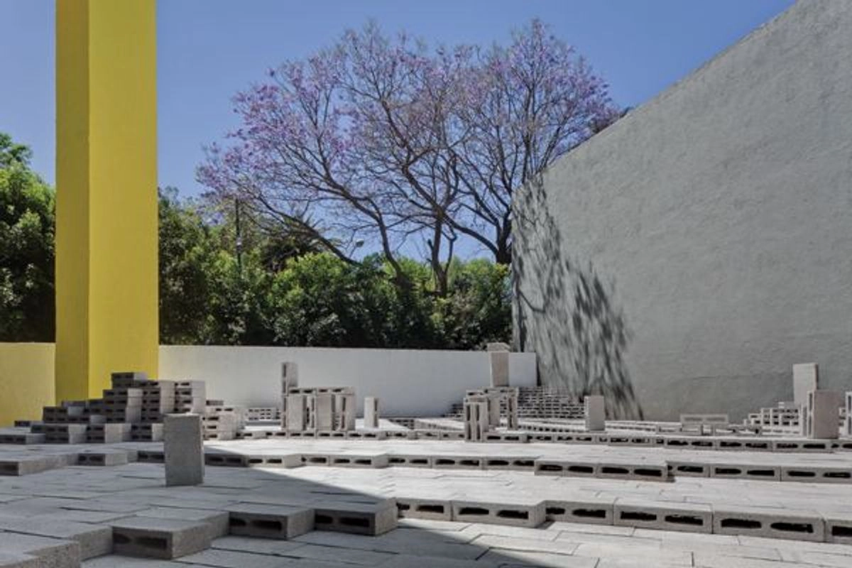 El Museo Experimental El Eco fue concebido en la década de los 50 del siglo pasado por el artista y arquitecto de origen alemán Mathias Goeritz como un espacio para la experimentación artística y arquitectónica, por encargo del empresario mexicano Daniel Mont.