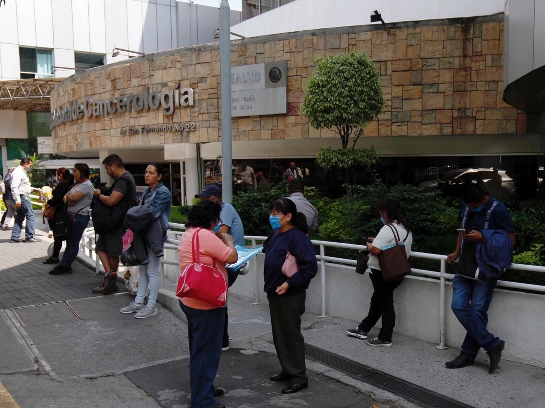 Al inicio de la pandemia por Covid-19, cerca del 20 por ciento de pacientes dejaron de acudir al Instituto Nacional de Cancerología para su consulta de seguimiento. Sin embargo, la situación se ha regularizado y se proporciona atención de manera continua. Foto Cristina Rodríguez / Archivo 