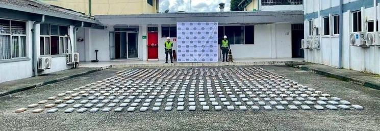 La Policía de Ecuador difundió imágenes de lo incautado.