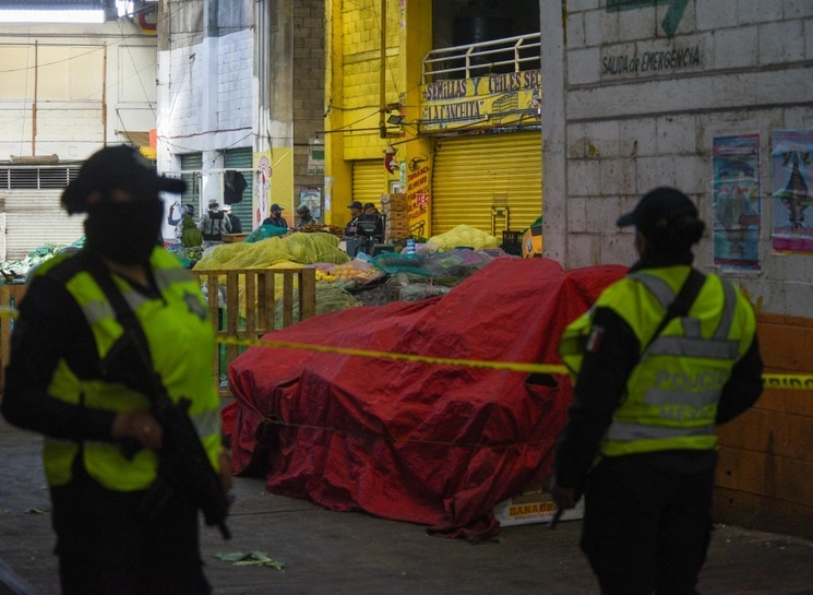 Un incendio, aparentemente provocado, en la Central de Abasto de Toluca dejo siete muertos y dos heridos. Foto Cuartoscuro
