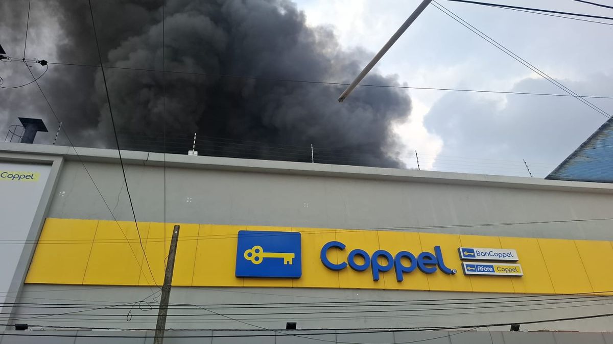 Incendio en tienda departamental de Veracruz deja seis lesionados; dos están graves
