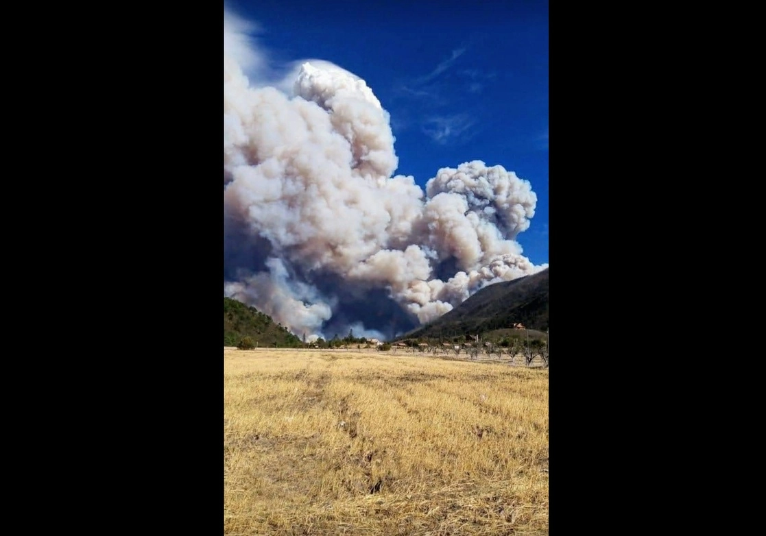 Unas mil 500 familias han resultado afectadas por los incendios en la sierra de Santiago, Nuevo León, en los últimos tres años. Foto tomada de Facebook