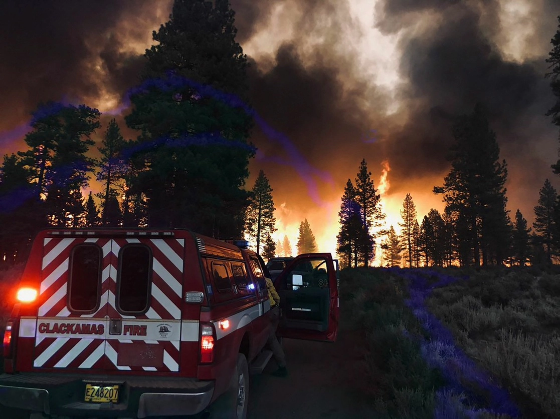 El Bootleg Fire es el incendio activo más grande en EU. Foto Afp