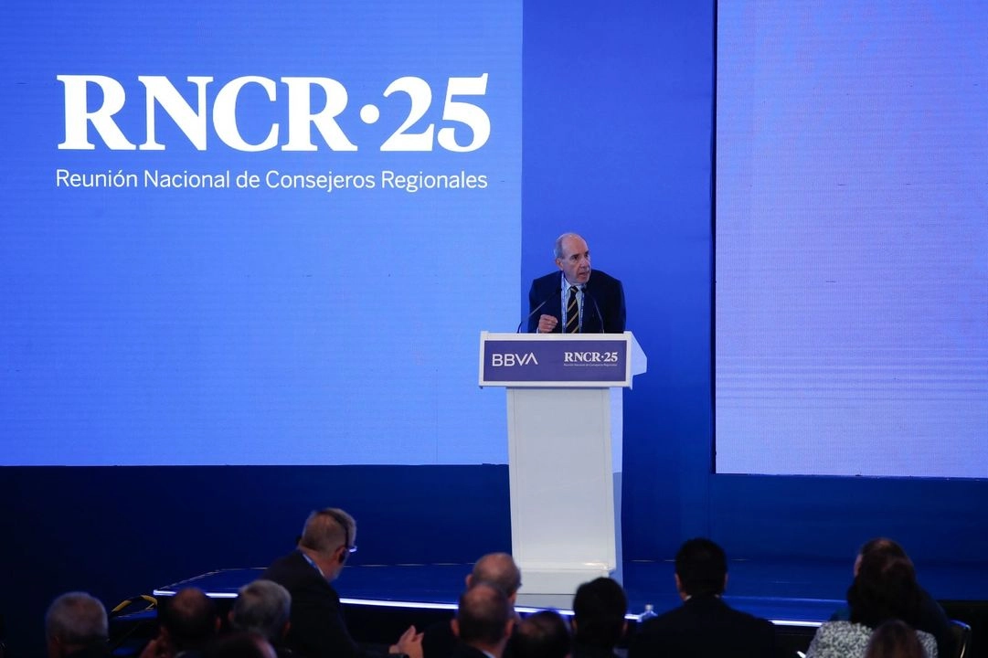 El presidente del Consejo de Administración de BBVA México, Jaime Serra, participa en la "Reunión nacional de consejeros regionales 2025", en un hotel de la Ciudad de México, el 27 de mayo de 2025. 