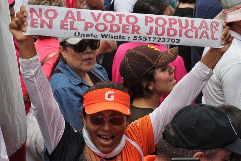 Trabajadores del PJF durante una protesta. Foto Marco Peláez