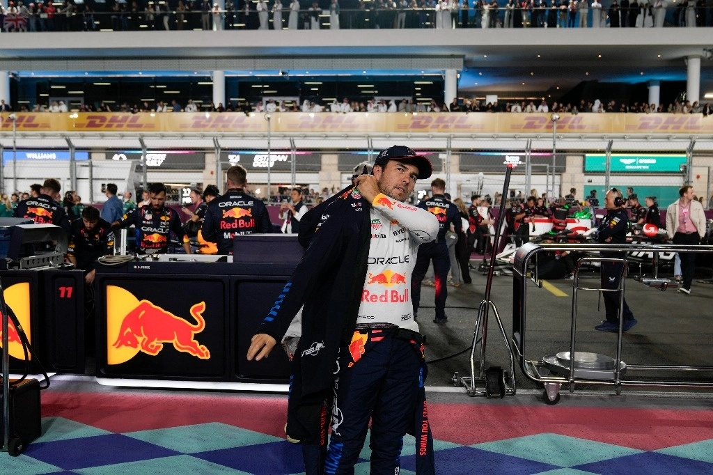Sergio Pérez comenzó 2024 con tres segundos lugares en cuatro carreras, pero su desempeño fue a la baja.Foto Ap
