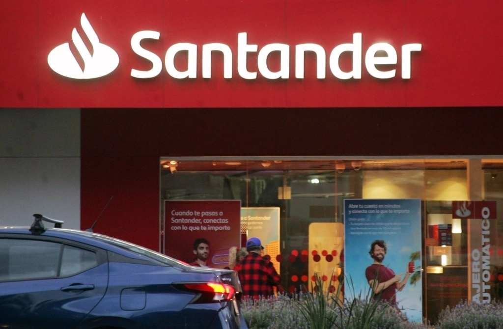 Sucursal de Santander en la Ciudad de México, en imagen del 31 de enero de 2024. Foto Roberto García Rivas