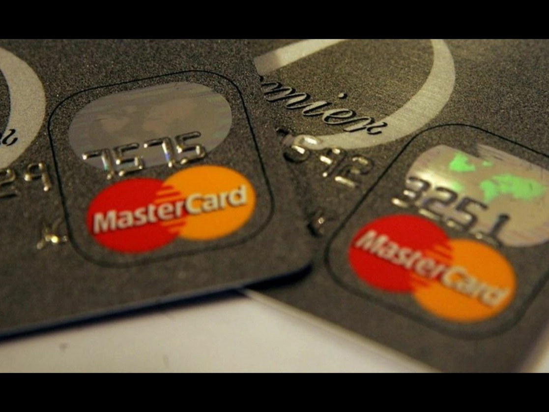 17 por ciento de los usuarios de Latinoamérica ya está utilizando la banca en línea, indicó Mastercard. Foto AFP / Archivo