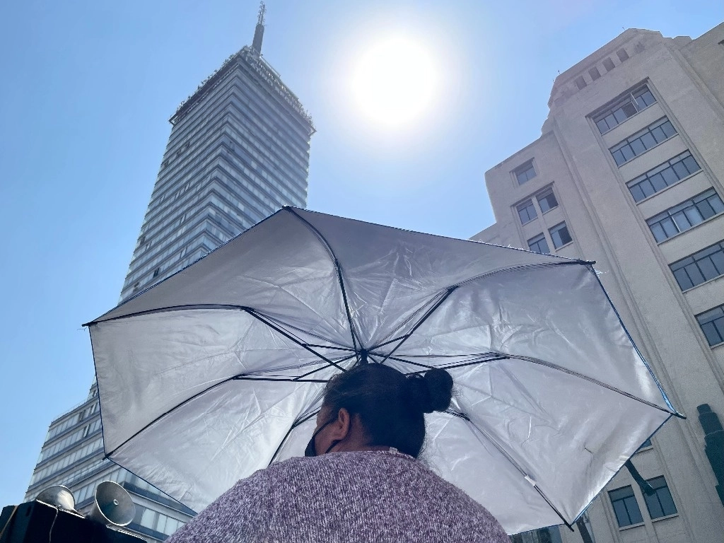 Día de altas temperaturas en la CDMX. Foto Roberto García