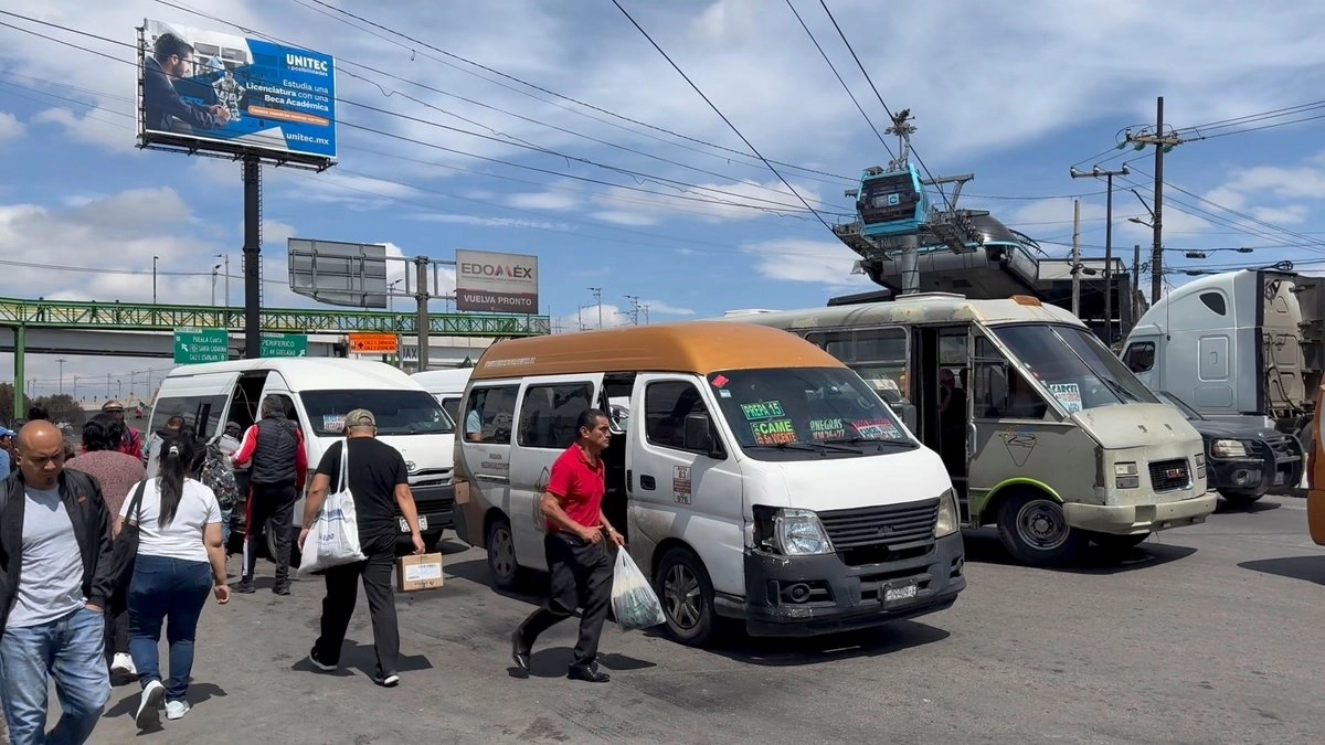 El gobierno mexiquense autorizó un aumento a las tarifas del transporte público. El pasaje mínimo será de 14 pesos.