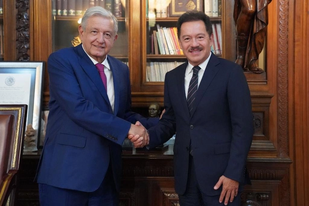 El presidente Andrés Manuel López Obrador y el coordinador de Morena en la Cámara de Diputados, Ignacio Mier Velazco, en Palacio Nacional, el 9 de noviembre de 2022. Foto tomada del Twitter de @NachoMierV