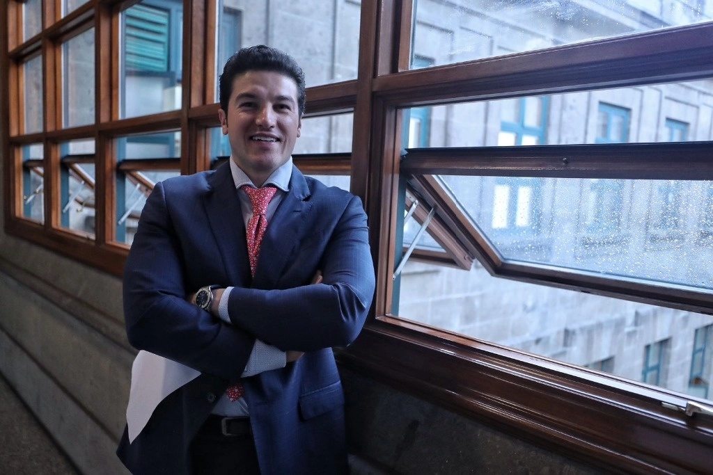 El gobernador de Nuevo Léon, Samuel García durante su visita a la SCJN. Foto Marco Peláez
