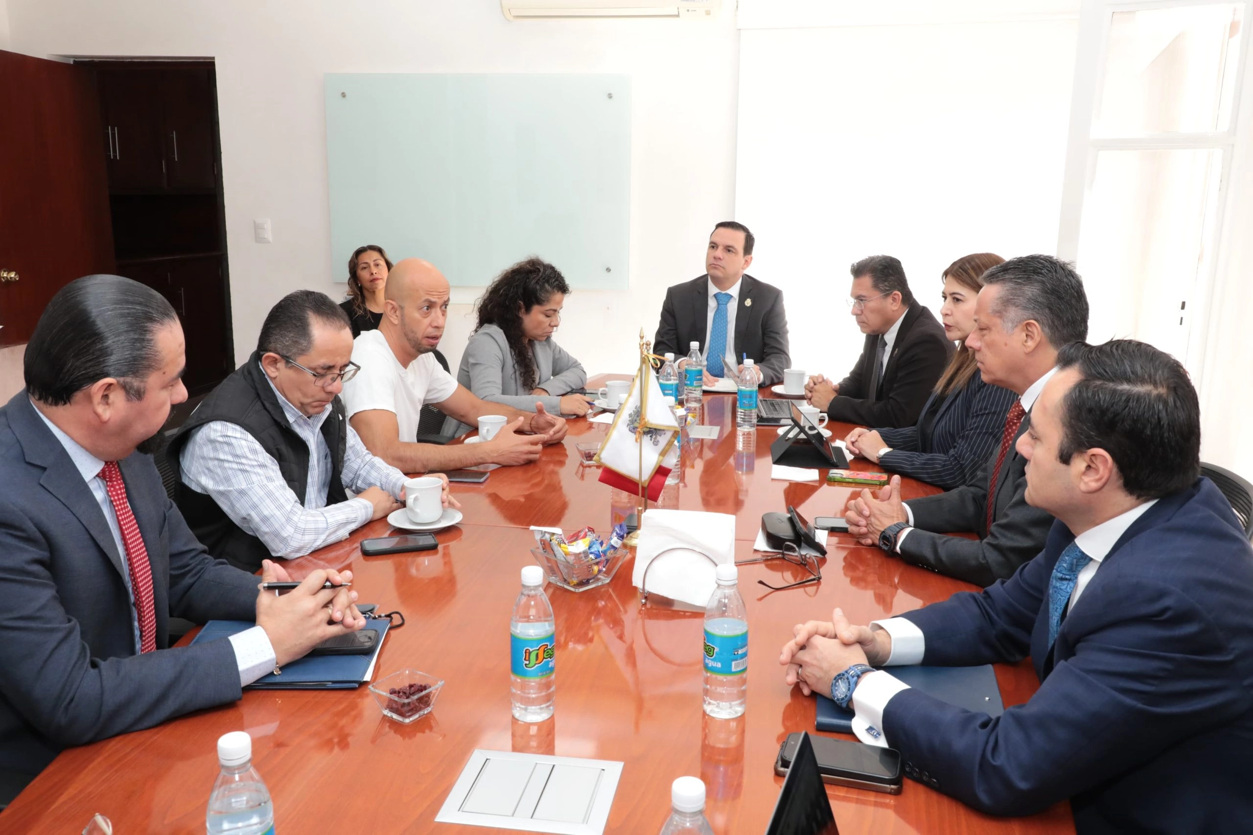 El consejo estatal exhortó a la fiscalía a realizar una investigación pronta y expedita para que el asesino o asesinos del periodista sean llevados ante un juez y se aplique todo el peso de la ley.