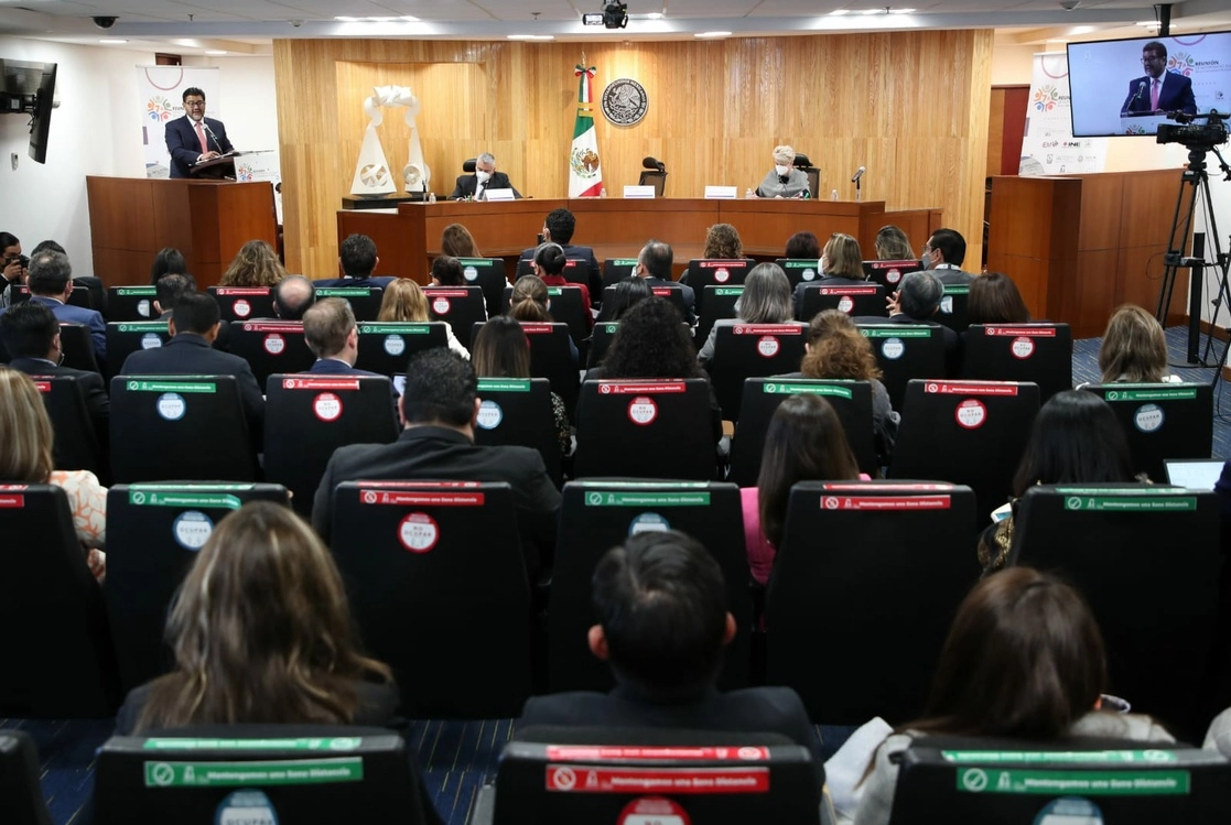 El magistrado presidente del TEPJF, Reyes Rodríguez, durante una conferencia en la séptima reunión de autoridades electorales de la V Circunscripción, el 16 de junio de 2022. Foto tomada del Twitter de @ReyesRdzM
