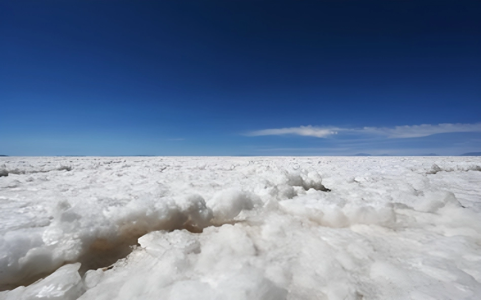 Vista del salar de Uyuni en Bolivia, uno de los mayores depósitos de litio en el mundo. Foto Afp / Archivo
