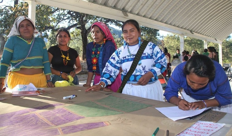 Plan de Justicia, la Escuela de Derechos de las Mujeres, es un instrumento coordinado por el Instituto Nacional de los Pueblos Indígenas para lograr la construcción de la unidad, reconciliación y paz de los pueblos, a través del diálogo y el reconocimiento de sus aportaciones. Foto cortesía Conapred 