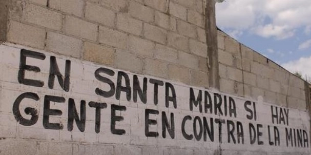 Los manifestantes impugnaron legalmente la concesión otorgada a la empresa Minera Gorrión para explotar a cielo abierto yacimientos de oro y plata en la Sierra Norte de Puebla. Foto tomada del Facebook de @LaJornadadeOrientePuebla