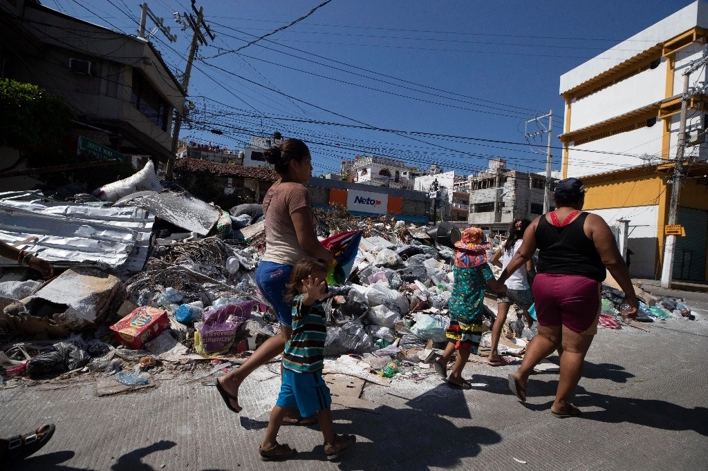 Tras la emergencia, en materia de salud se debe reforzar la vigilancia epidemiológica para controlar posibles brotes de enfermedades propias de este tipo de situaciones, como el dengue o padecimientos gastrointestinales. Foto Alfredo Domínguez 