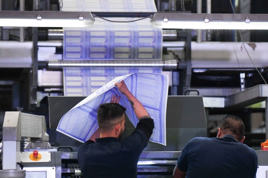 El pasado 21 de febrero inició la producción de las boletas para la elección judicial, realizada en las instalaciones de Talleres Gráficos de México. Foto Cuartoscuro 