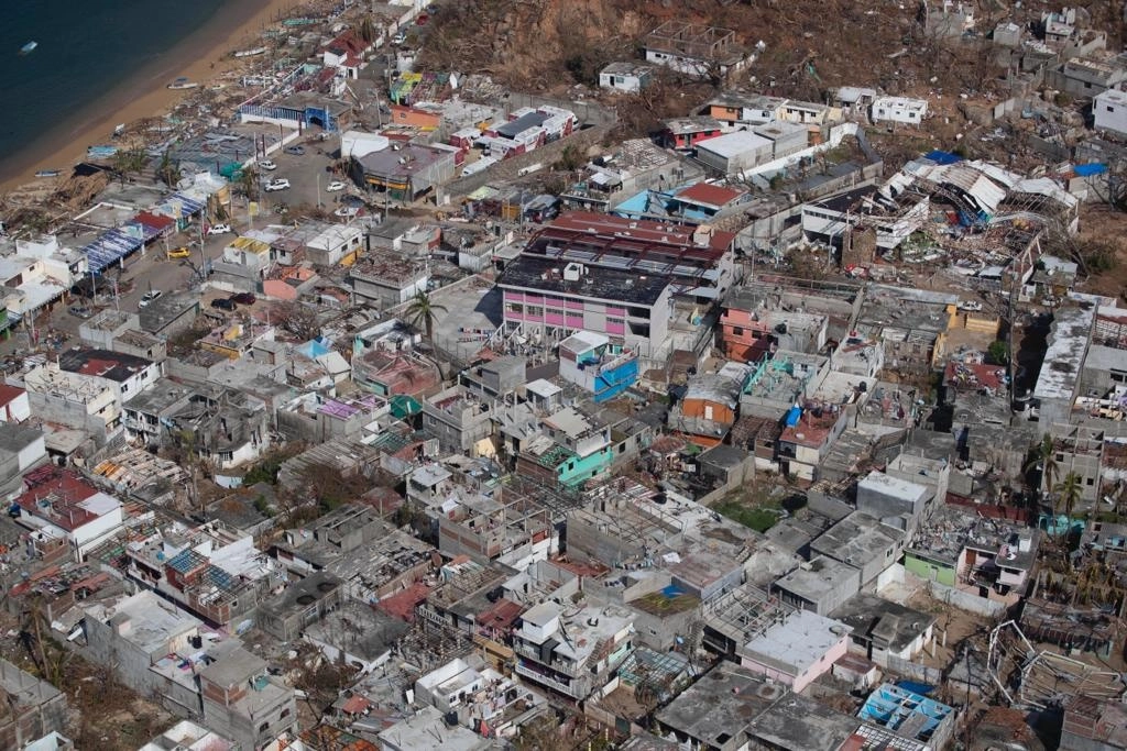 La industria mexicana respaldó la propuesta del gobierno del presidente Andrés Manuel López Obrador para reconstruir el puerto de Acapulco y otros municipios de Guerrero que fueron devastados por el huracán ‘Otis’. La imagen, del 1 de noviembre de 2023. Foto Alfredo Domínguez