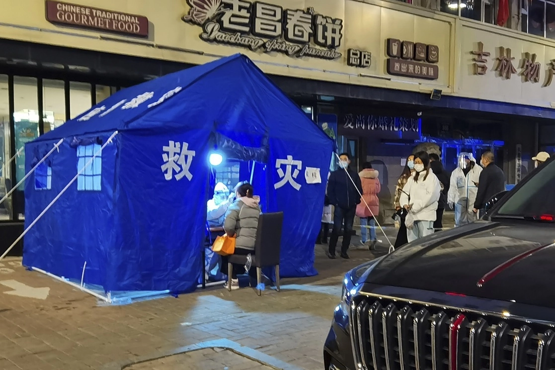 La economía china, ya sometida a la presión de un desplome inmobiliario y el debilitamiento de la demanda mundial de productos chinos, experimentó una amplia desaceleración en octubre. Foto La Jornada / archivo