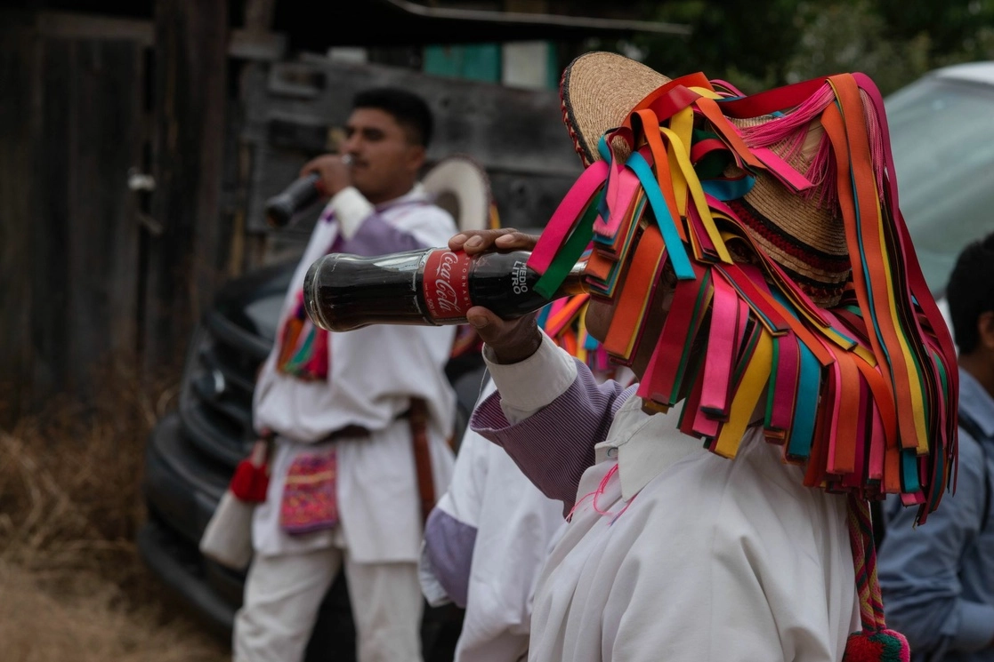 La Responsabilidad Social Corporativa se ve como un acto de filantropía y por ello las industrias la emplean con el objetivo de limpiar su imagen frente a consumidores y reguladores. La imagen, en Aldama, Chiapas. Foto Cuartoscuro / Archivo