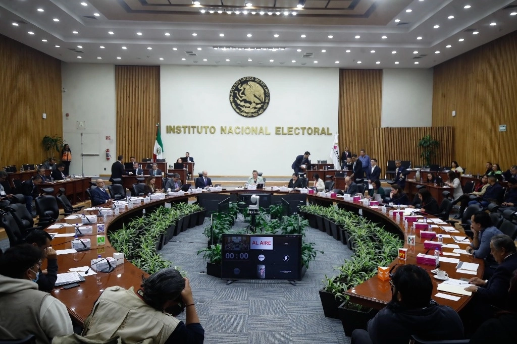 Sala de sesiones del Consejo General del INE en imagen de archivo. Foto Cristina Rodríguez