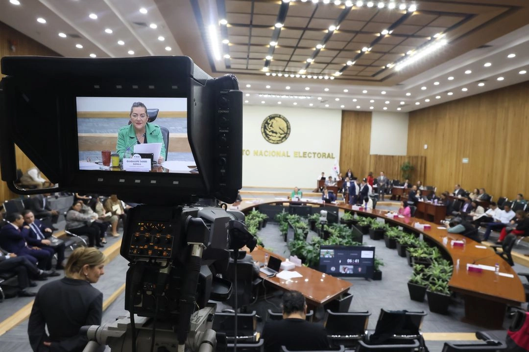 Sala de sesiones del Consejo General del INE. Foto 
