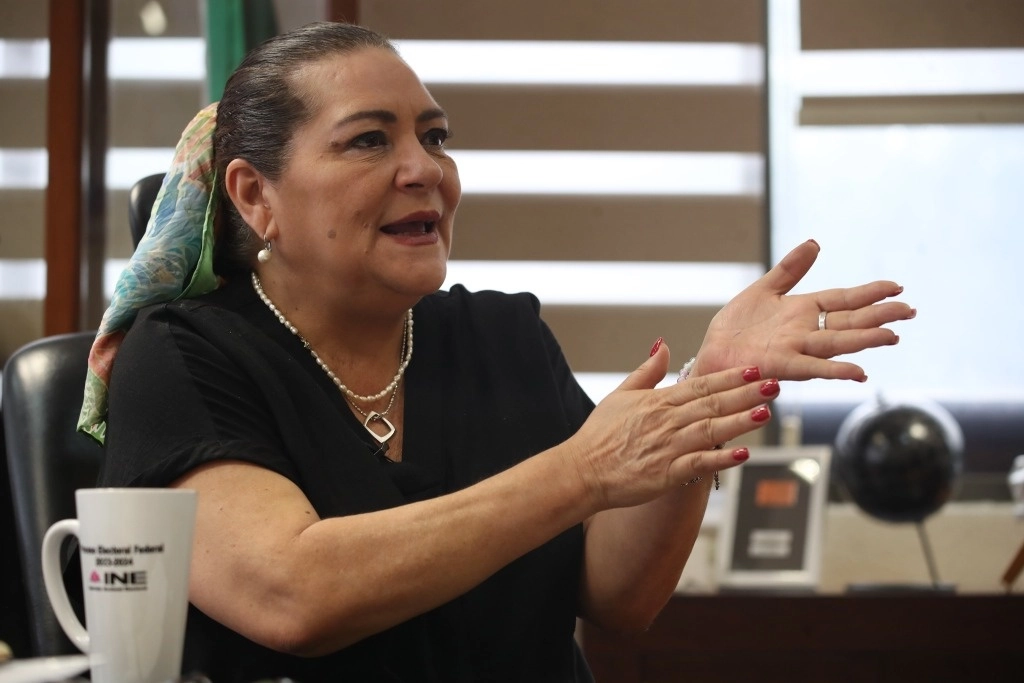 La consejera presidenta del INE, Guadalupe Taddei durante entrevista con 'La Jornada' en imagen de archivo. Foto Yazmín Ortega