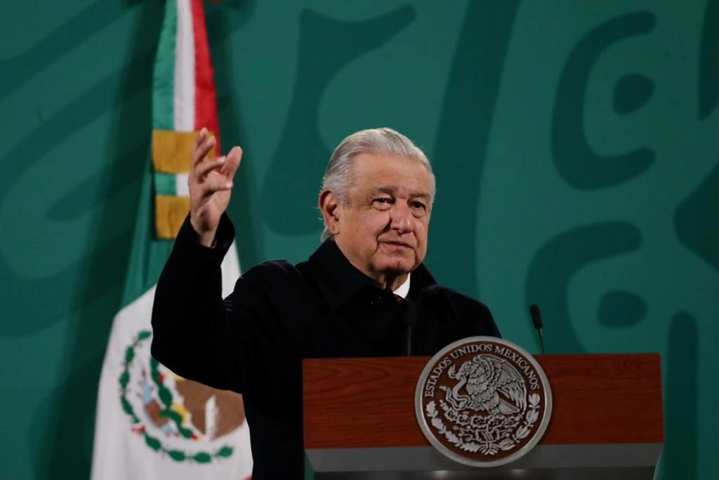 El presidente de México, Andrés Manuel López Obrador, durante su conferencia matutina en Palacio Nacional, en la Ciudad de México, el 21 de diciembre de 2021. Foto Roberto García Ortiz