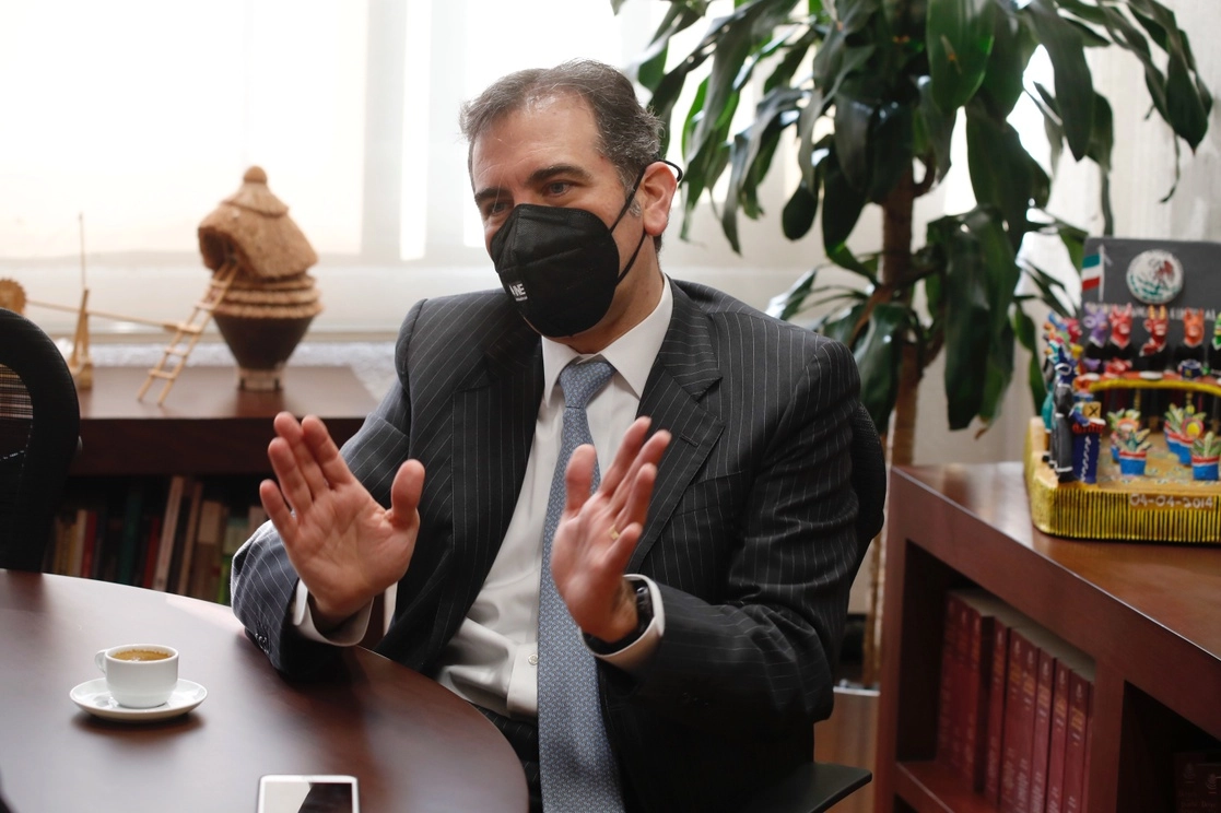 Lorenzo Córdova, presidente del INE, durante una entrevista con este diario. Foto Cristina Rodríguez