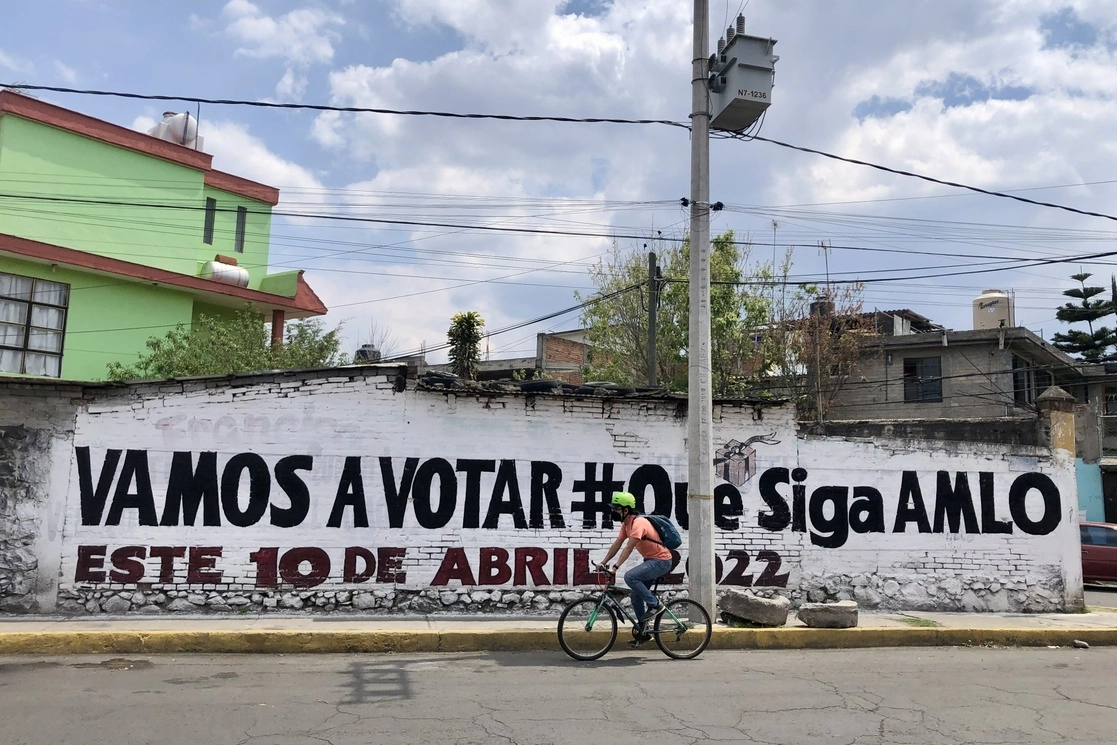 Anuncio sobre la consulta de revocación de mandato. Foto Luis Castillo 