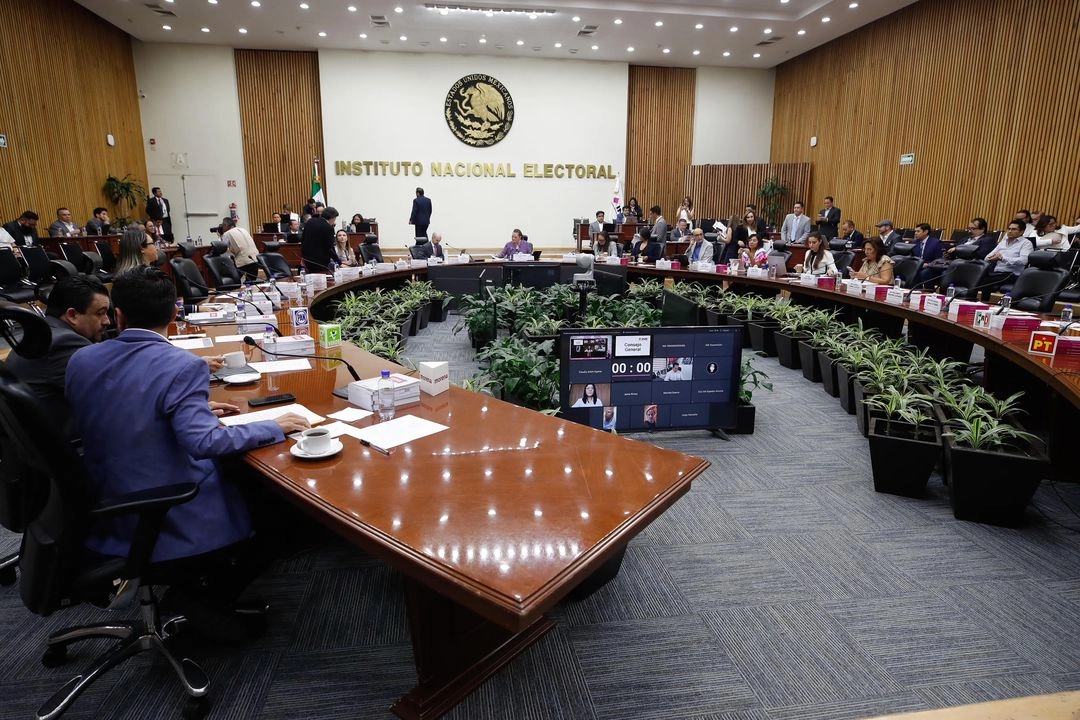 Sesión extraordinaria del INE en la Ciudad de México, el 13 de marzo de 2025. Foto 