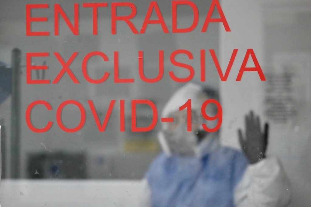 Área Covid-19 del Centro Médico Naval ubicado en la Ciudad de México. Foto Luis Castillo