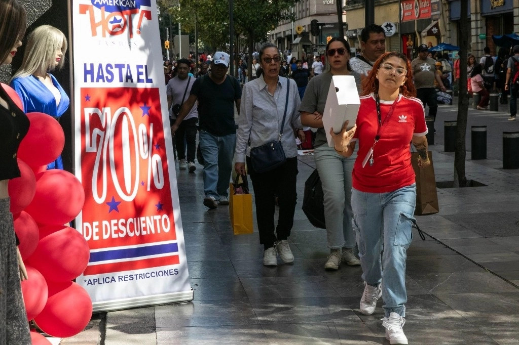 Compras capitalinas en el Centro Histórico durante el Buen Fin, en noviembre pasado. Foto Cuartoscuro