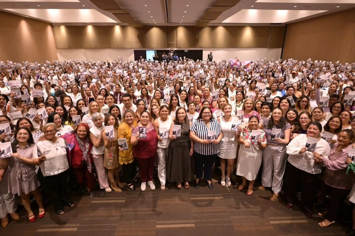 La gobernadora Rocío Nahle, presentó la Cartilla de los Derechos de las Mujeres en Veracruz, donde resaltó la disminución de los homicidios en la entidad. Foto 