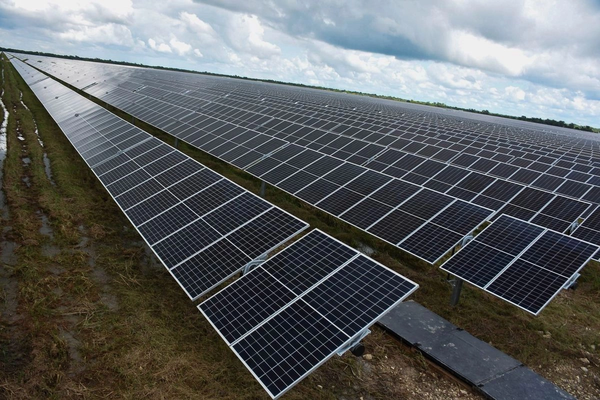 “México tiene todo a su favor para desarrollar una energía solar robusta y extendida en todo el territorio, hasta el punto de que si aprovecha sus recursos solares de clase mundial y los combina con baterías más asequibles, podría alimentar su futuro con energía limpia de origen nacional”, dijo el analista Wilmar Suárez. Foto 