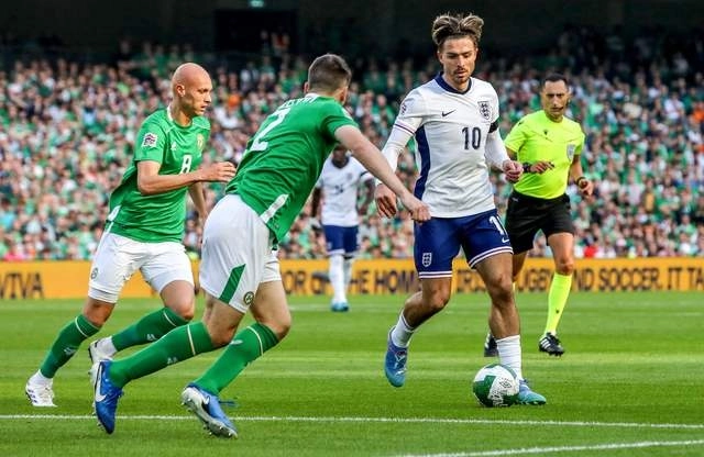 El nuevo seleccionador de Irlanda Heimir Hallgrimsson esperaba dar otra sorpresa ante Inglaterra tras llevar a Islandia a la victoria ante los ingleses en la Euro 2016. Foto Afp