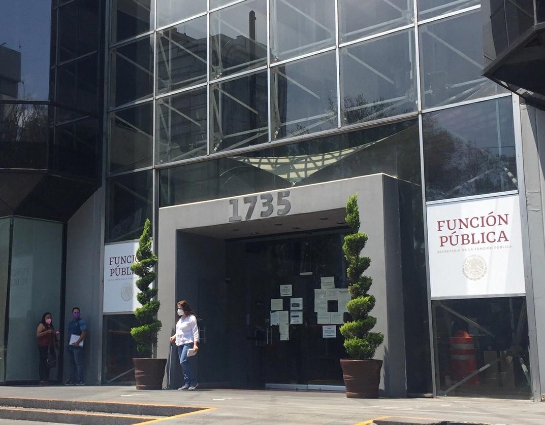 Entrada al edificio de la Secretaría de la Función Pública en la Ciudad de México. Foto Guillermo Sologuren / Archivo