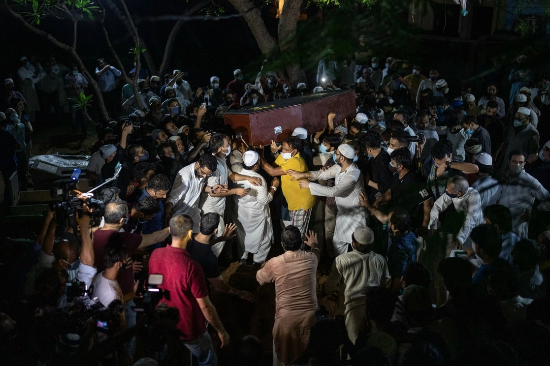 El fotógrafo de Reuters, Danish Siddiqui, fue inhumado en Nueva Delhi. Foto Ap