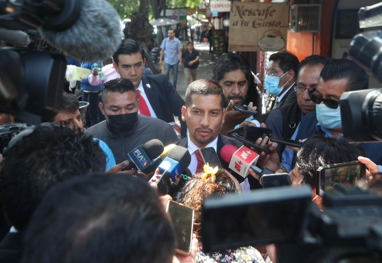 El asesor jurídico de las víctimas, Teófilo Benítez, informó que solicitará al juez gire los citatorios para la presentación de los ex directores del Metro, Florencia Serranía, Joel Ortega y Jorge Gaviño, el 1 de junio de 2023. Foto Alfredo Domínguez