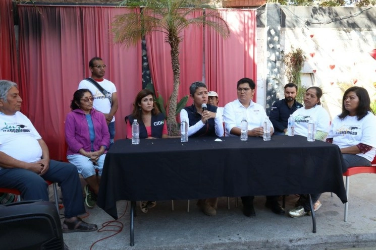 Familiares de desaparecidos y autoridades de derechos humanos informaron los lugares donde se harán las búsquedas en Guerrero. Foto Centro Tlachinollan